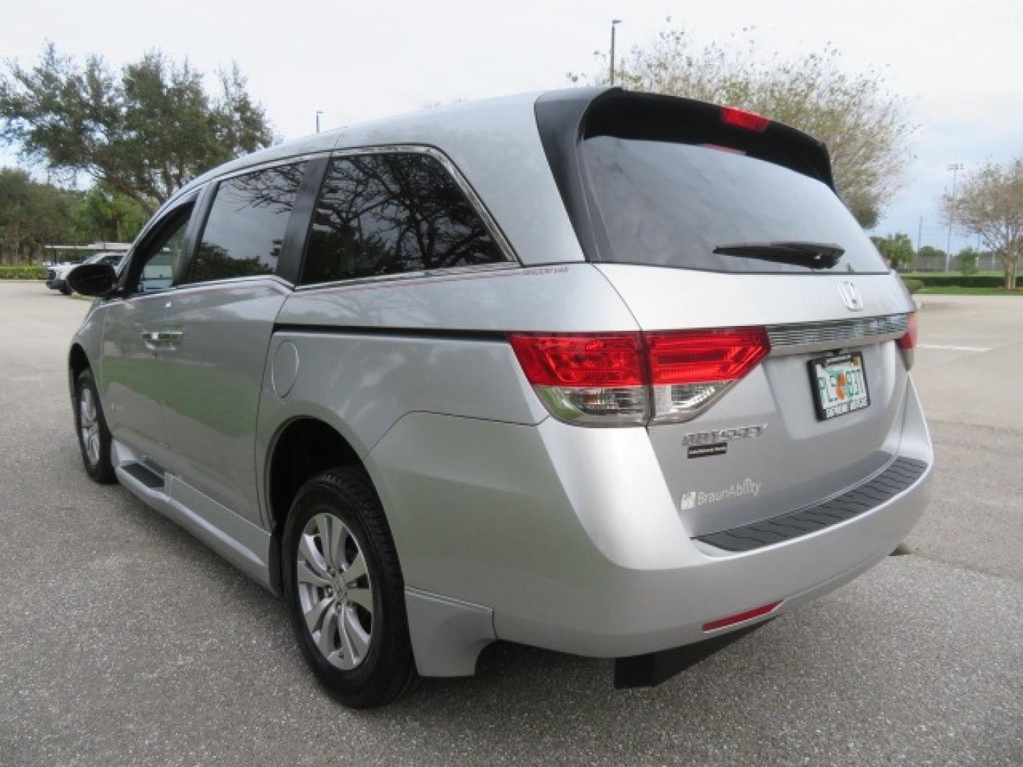 2014 Silver /GRAY Honda Odyssey EX-L (5FNRL5H68EB) with an 3.5L V6 SOHC 24V engine, 6-Speed Automatic transmission, located at 4301 Oak Circle #19, Boca Raton, FL, 33431, (954) 561-2499, 26.388861, -80.084038 - You are looking at Gorgeous Low Mileage 2014 Honda Odyssey EX-L Braunability Freedom Van Handicap Van Wheelchair Van Conversion Van with 25K Original Miles, Power Side Entry Ramp with Kneeling Van Function, Passenger Side Quick Lock System (same as ez lock), Quick Release Front Seats, Tie Down Syste - Photo#15